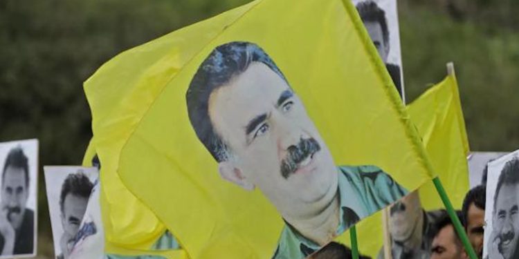 Gelê Kurd wê bi îradeya xwe kompiloyê têk bibin