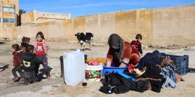 Gelê Kobanê; 23 rojin Li benda rakirina dorpeçê ne