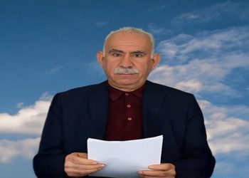 ‘Pêvajoya Aştiyê ji bêdengkirina çekan ber bi guhertina zagonan ve’