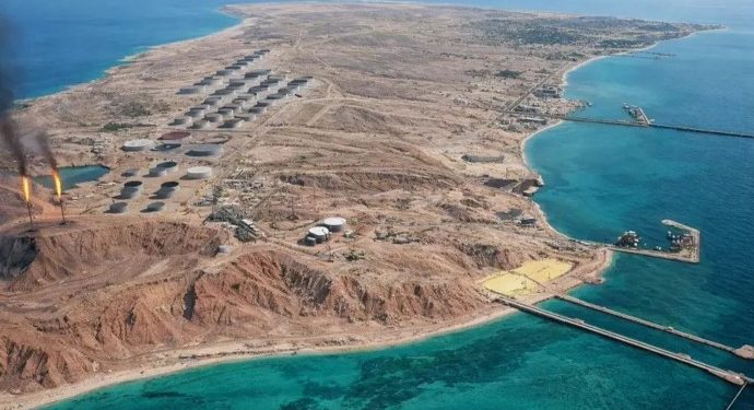 Girava Xarkê pevçûnek deryayî di navbera Washington û Tehranê de ye