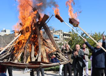PYD’ê bi boneya hatina Cejna Newrozê agir pê xist