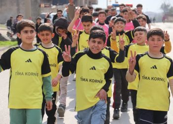 Yekîtiya Werzîşê meşek li dar xist