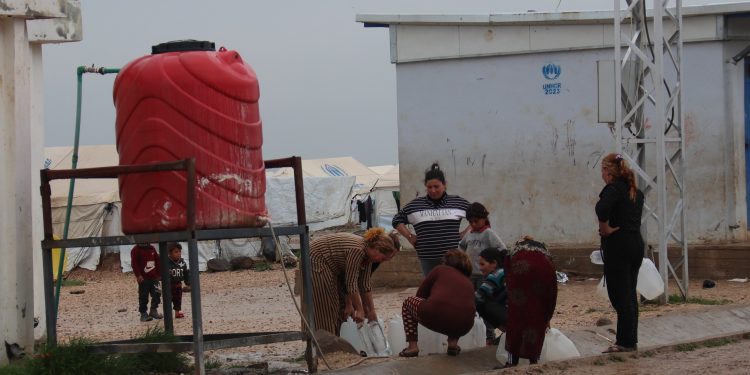 ‘Barê koçberiyê girane’