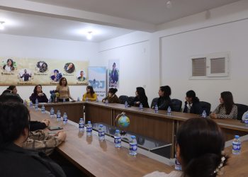 YRJ’ê bi boneya roja Rojnamegeriya Kurdî simînerek li dar xist