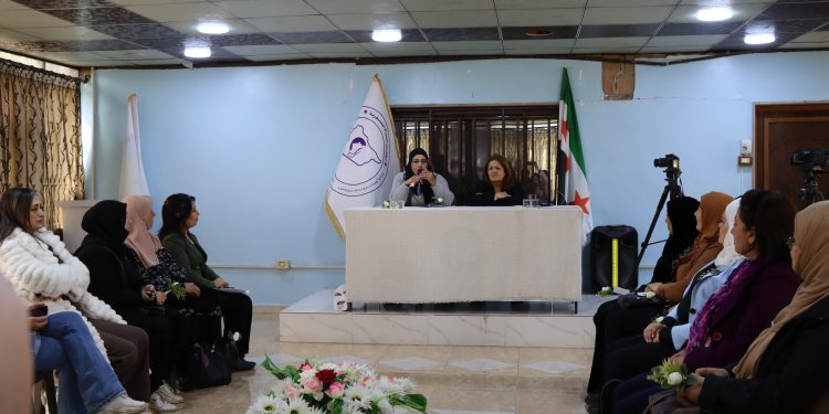 Meclisa Jinên Sûriyeyê bi sernavê” Çîrokên Kulîlkan” panêlek li dar xist