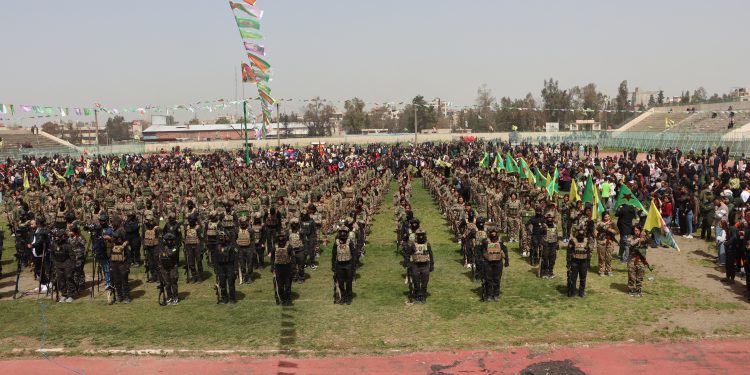 Şêniyên Qamişlo rojbûna Rêber Apo pîroz kirin