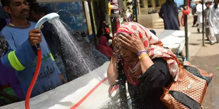 Pakistan bi germahiyeke bilind rû bi rû maye
