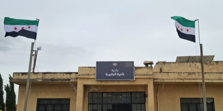 Hikumeta Sûriyê li Kobanê pankêtên Erebî datîne û Kurdî paşguh dike