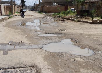 Ajokar û şêniyên Qamişlo ji ber xarabbûna rêyan gazinan dikin