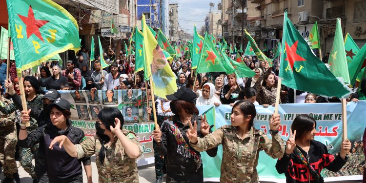 Şêniyên Qamişlo: Hebûna YPJ`ê hebûna me ye