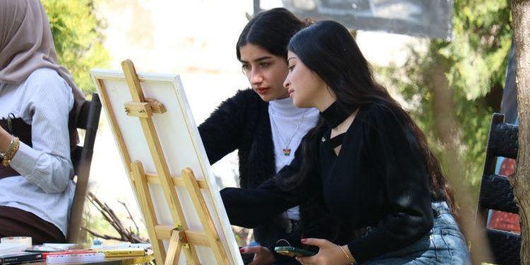  Huner yek ji qadên herî berbiçav ên têkoşînê ye