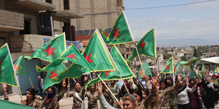 Meşên ji bo piştgiriya YPJ’ê didomin