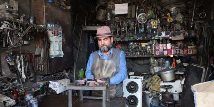 Çaksazekî sobeyan pîşeya bavê xwe ji windabûnê diparêze