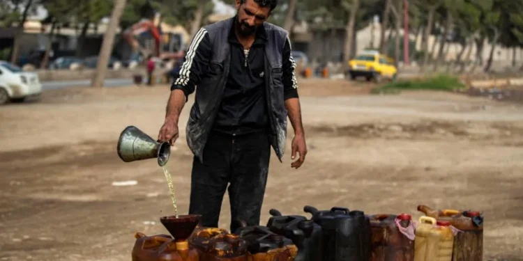 Desthilatdariya Sûriyê aboriya xwe xurt dike û gel birçî dihêle
