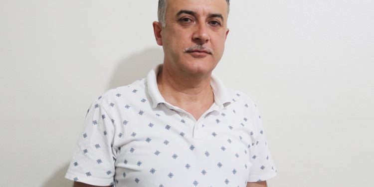 ‘Helbestvanî hunera zindîkirina payvan e’