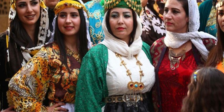 Wateya sembolîk a cilûbergên Kurdî