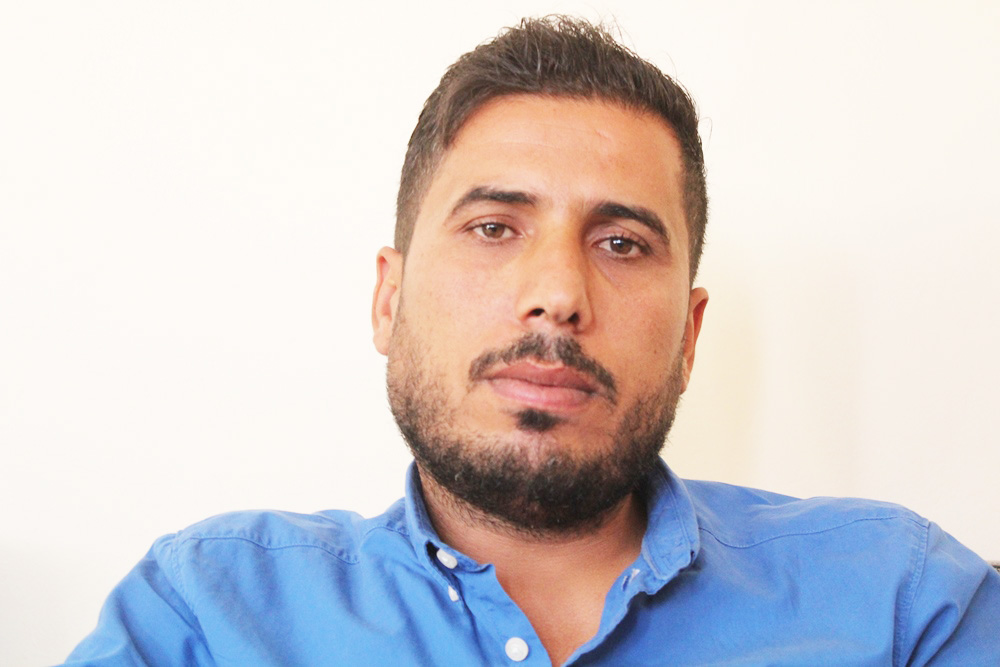 التجهيز لافتتاح صيدلية للمعلمين بالطبقة