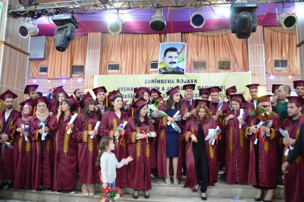 “جامعة روج آفا تخرج الدفعة الأولى من طلبتها”