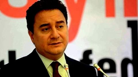 باباجان: “أردوغان دمر الديمقراطية وقضى على استقلالية القضاء”