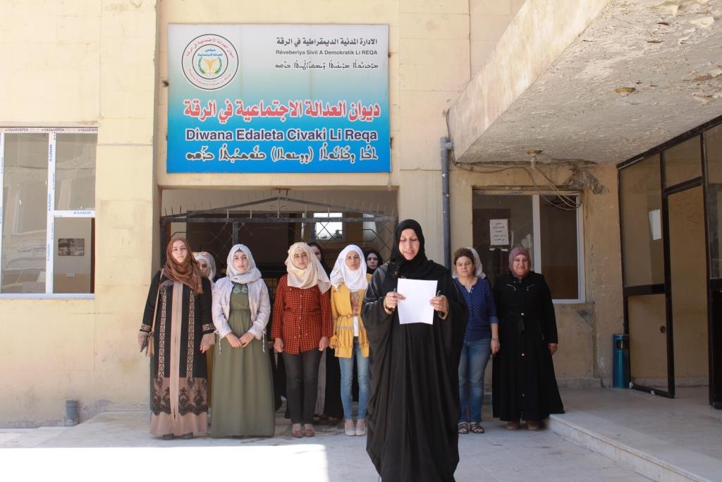 حقوقيات في الرقة يُطالبن بالتصدي لهجمات المحتل ضد المرأة السورية