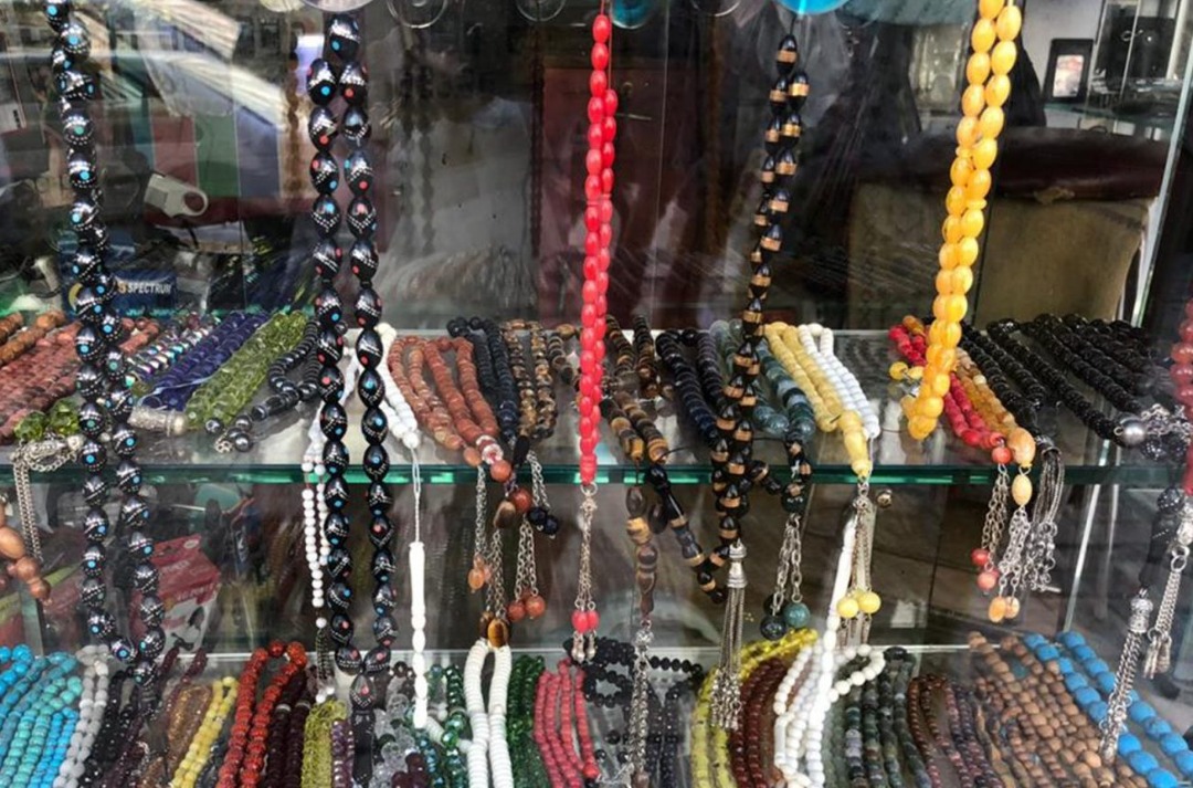 هواة المسابح يعزفون عن اقتنائها نتيجة الأزمة الاقتصادية بالبلاد..
