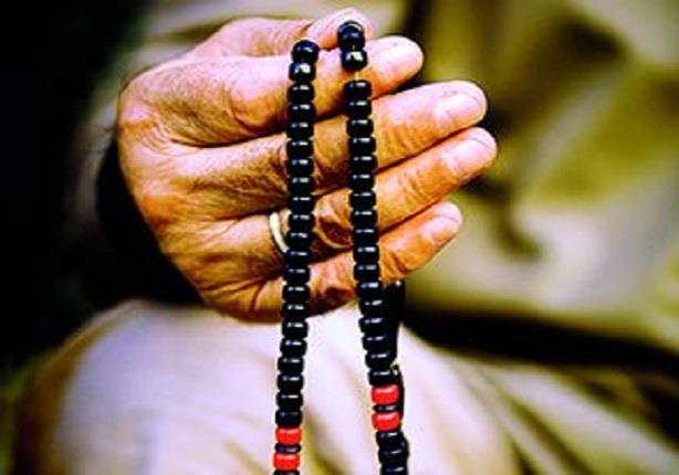 بيع السُّبُحات.. بين متعة المهنة وقوت الأسرة