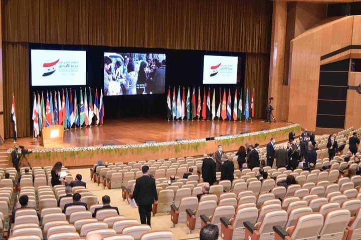 مؤتمر لإعادة اللاجئين في دمشق… حصار للمخيمات ومنع المساعدات