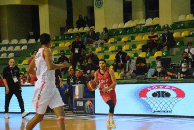 منتخب مصر يهزم المغرب ويقترب من أمم إفريقيا للسلة
