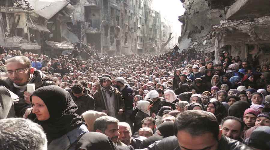على تخوم الحدث وفي التفاصيل…