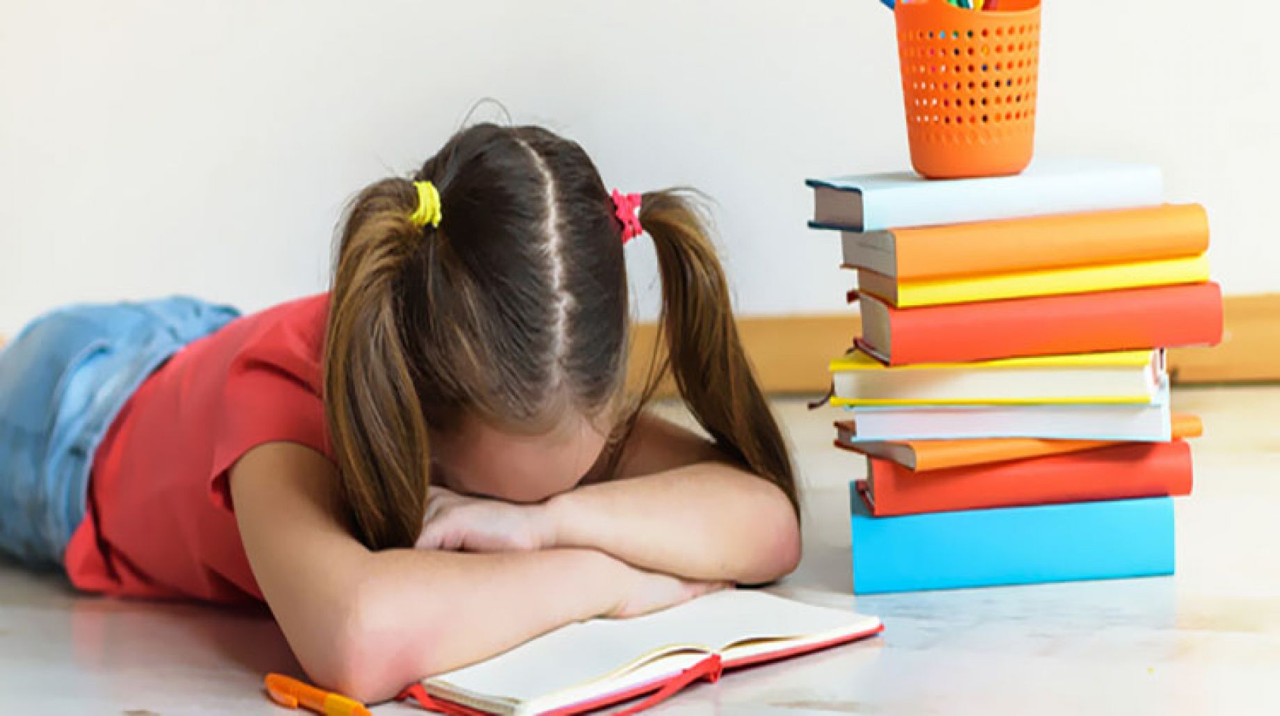 ما طرق التعامل مع الطفل بطيء التعلم؟