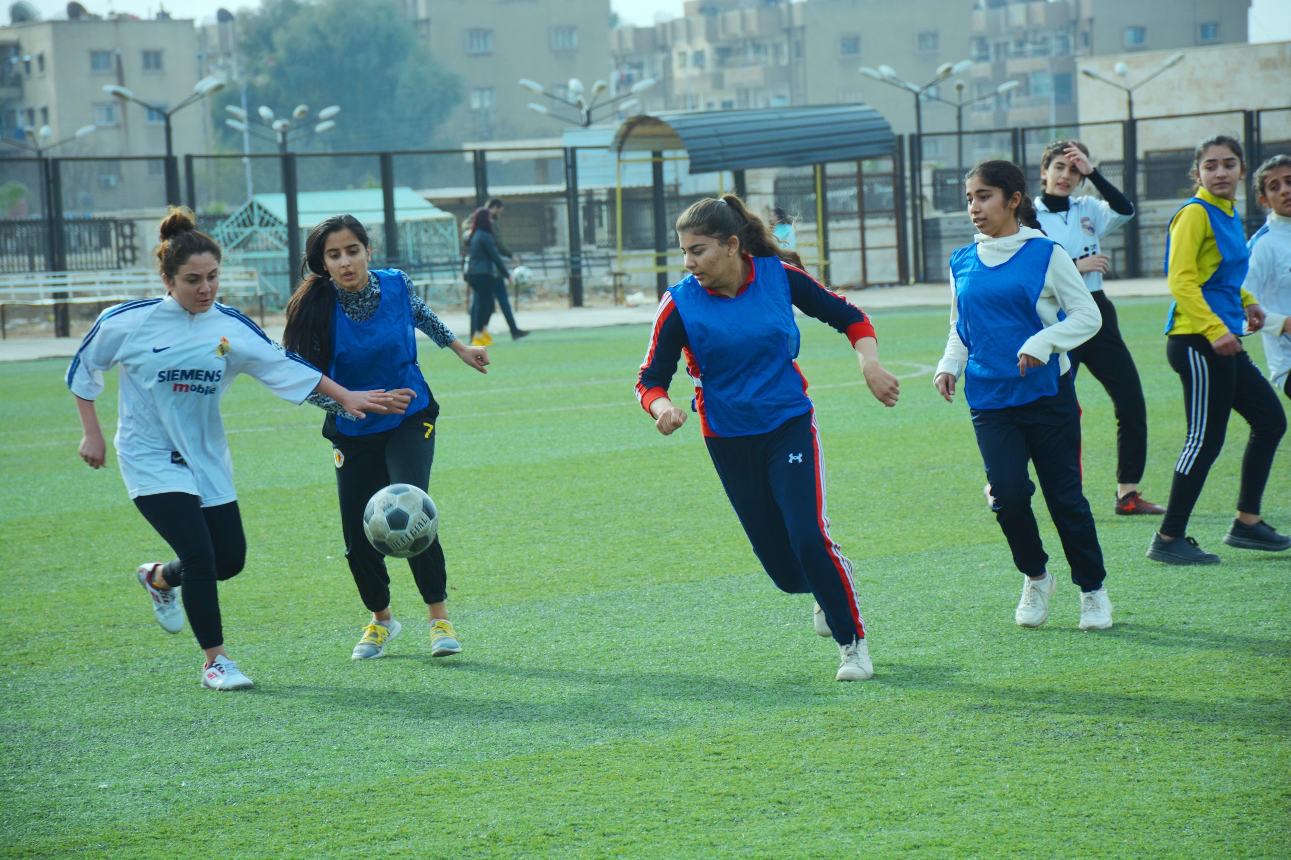 انطلاق البطولات المدرسية لكرة القدم في مدينة قامشلو