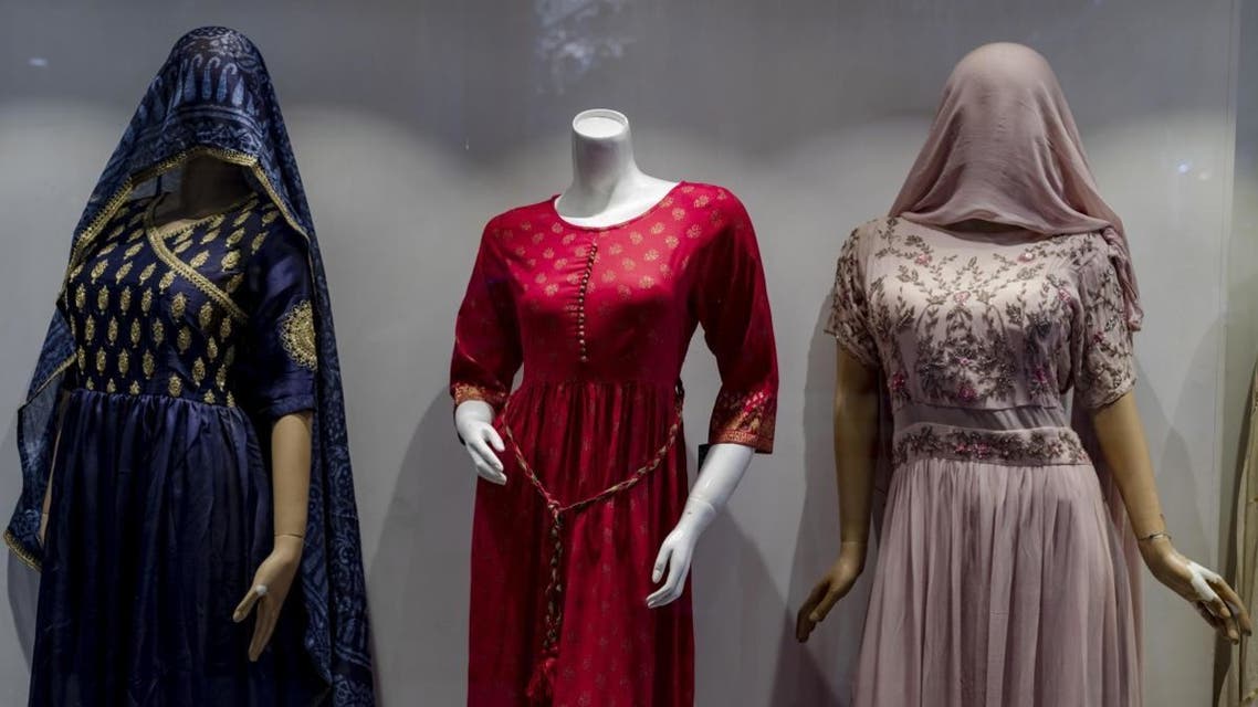 طالبان تقطع رؤوس دمى “العارضات الإناث” بأفغانستان لأن ذلك “غير إسلامي”