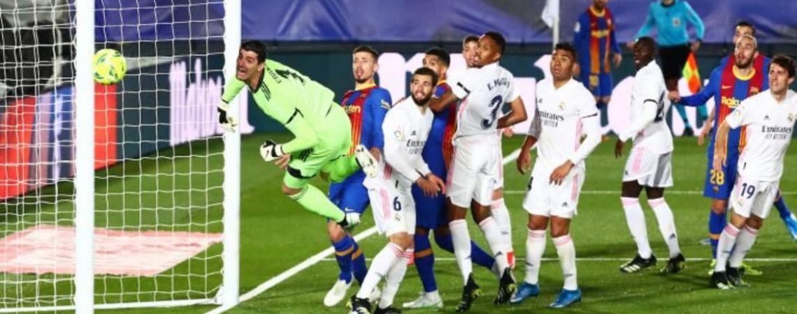كلاسيكو الأرض.. برشلونة يحسم الصراع على قمة الليغا