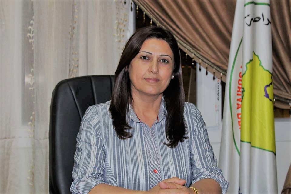 أمينة عمر: توطين اللاجئين السوريين في المدن المحتلة، يرسّخ الاحتلال، والتغيير الديمغرافي