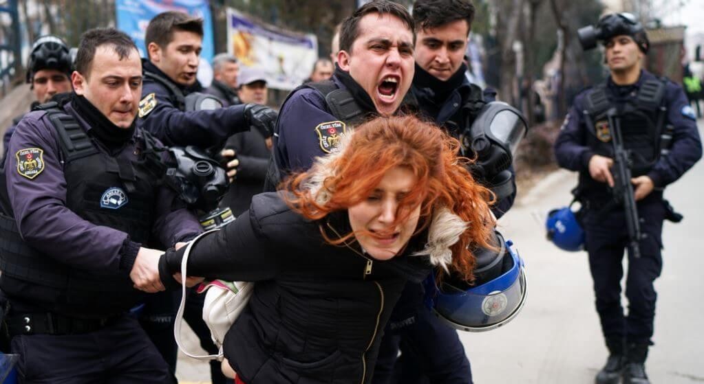 المرأة في تركيا تحت مقصلة القومية والسلطة