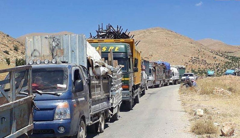 لبنان يعيد 100 عائلة لاجئة إلى سوريا ويتعهد بالمزيد