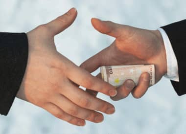 في اليوم الدولي لمكافحة الفساد.. حكومة دمشق هي حكومة كسب غير مشروع