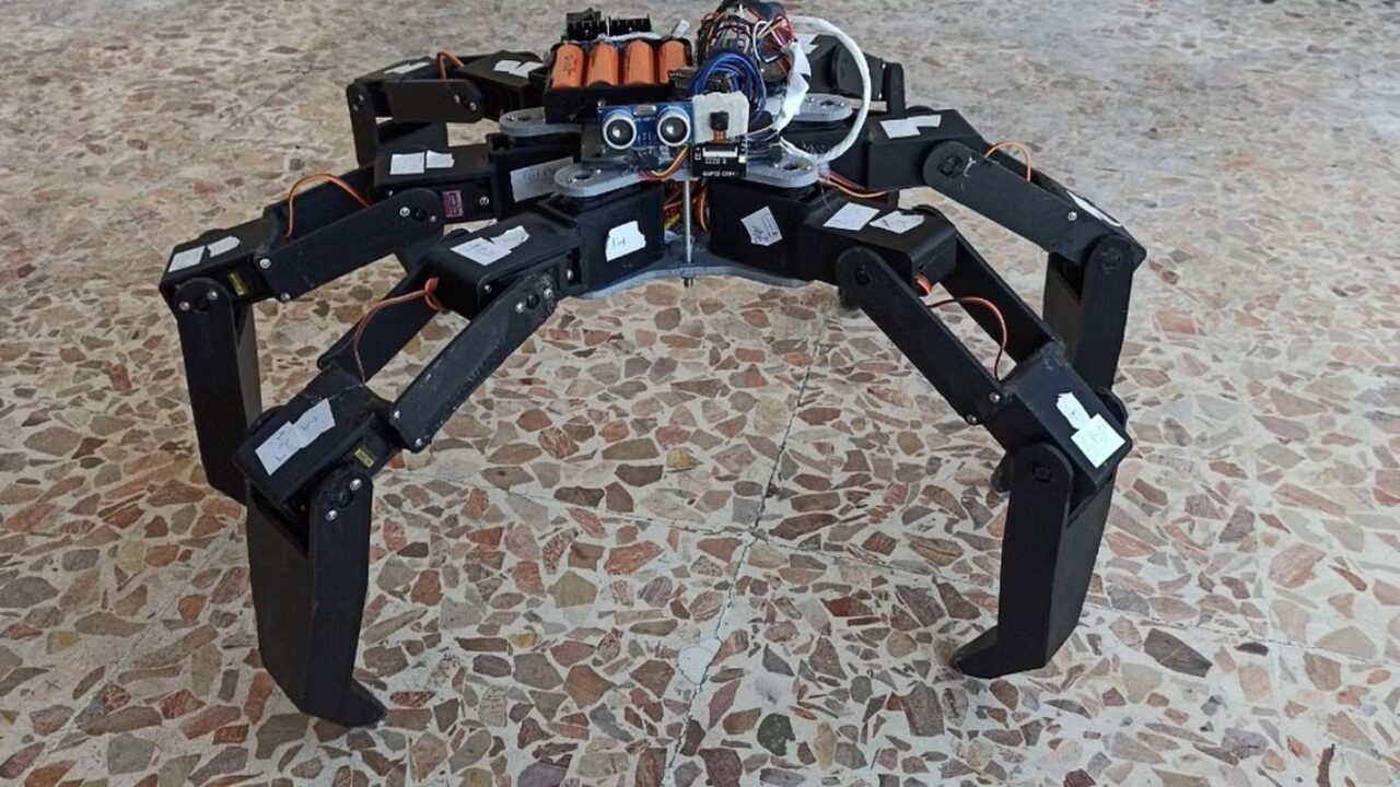 سوريون يطوّرون الروبوت العنكبوت للأغراض البحثية والرعاية الصحيّة