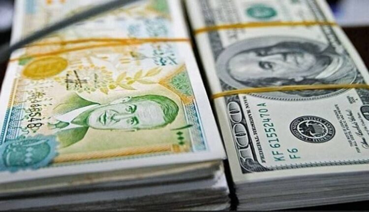 تخبُّط في سوق صرف العملات عقب رفع القيود الأمريكية عن سوريا