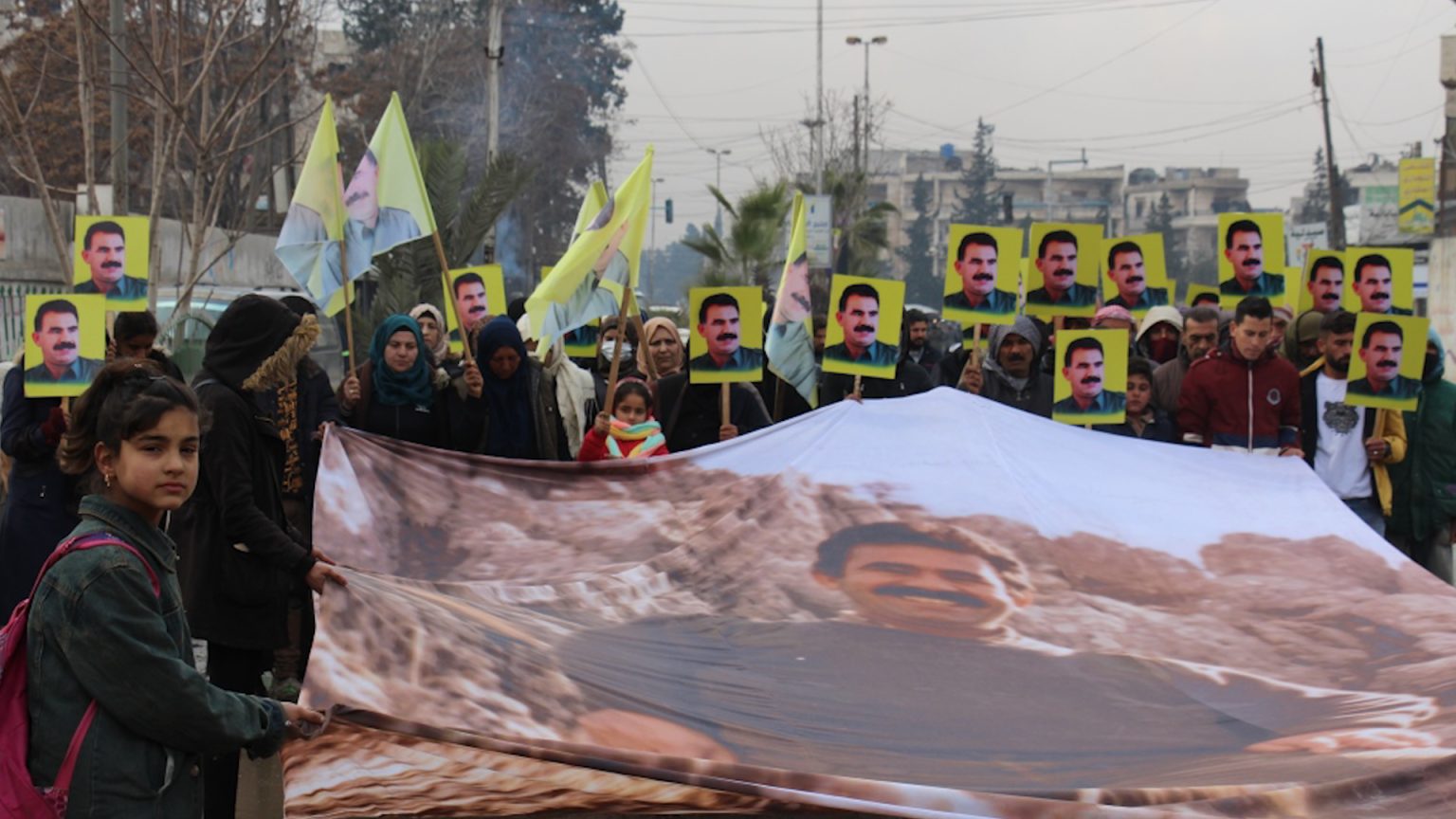 شبيبة دير الزور يؤكدون على مواصلة النضال حتى تحرير القائد أوجلان