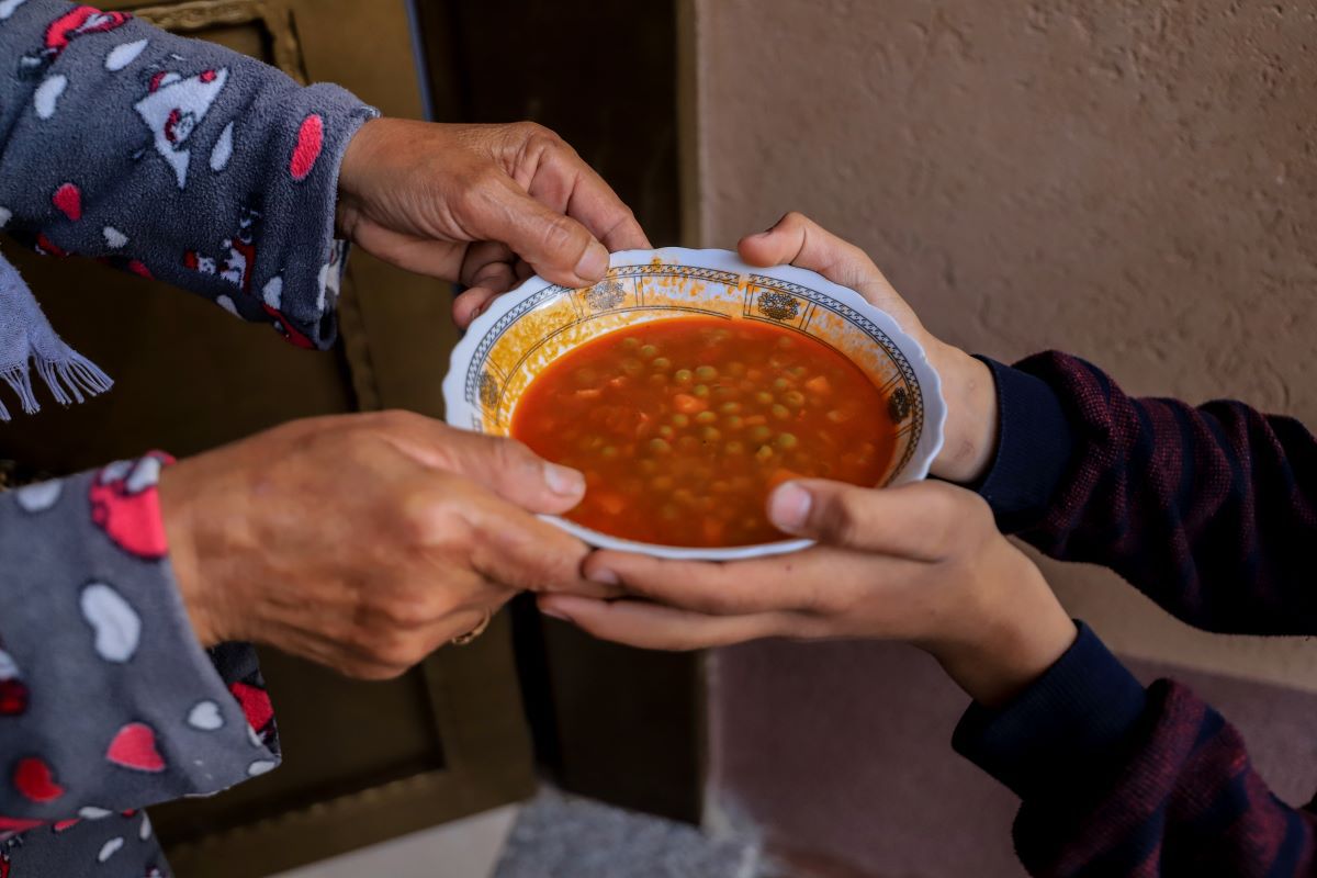 صحن الطعام الدوّار يزور بيوت غزة يوميّاً