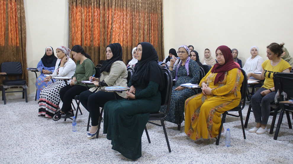 أكاديمية المعلمات.. آفاق لبناء مجتمع أخلاقي ديمقراطي