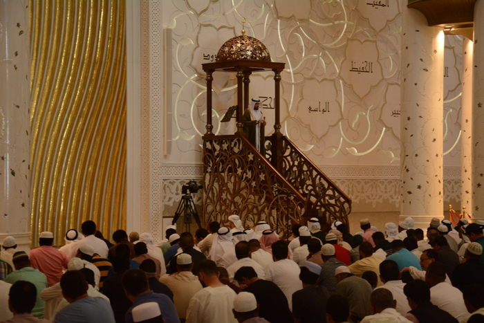 العلاقة بين المنبر/ الدين… وبين السلطة/ السياسة