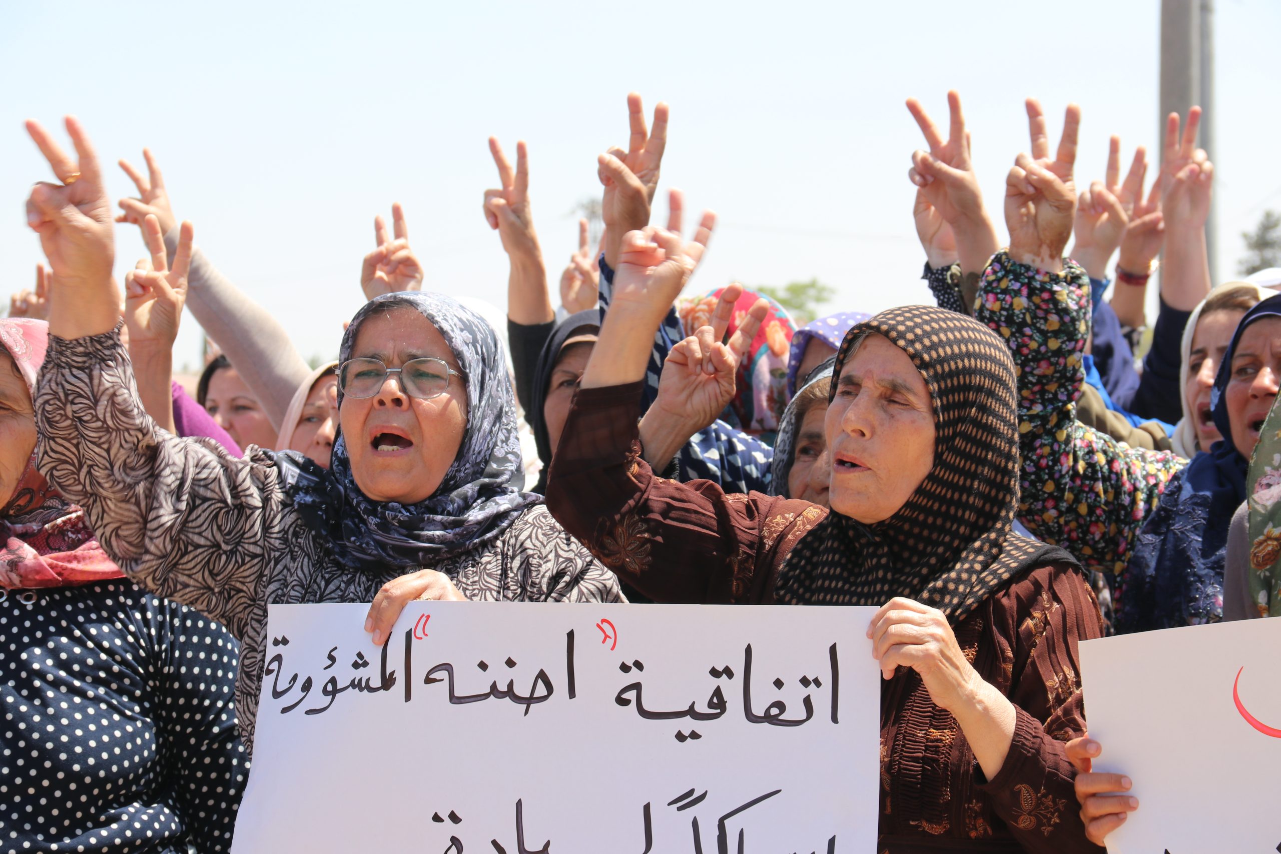 مُهجّرو عفرين يُنددون بالصمت الروسي حيال الهجمات التركيّة على المنطقة