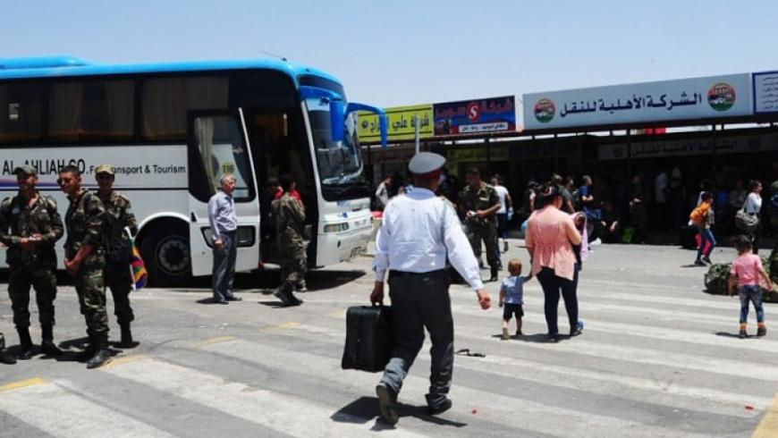 على وقع زيادة الرواتب بمناطق حكومة دمشق… رفع تسعيرة نقل الركاب بين المدن السورية