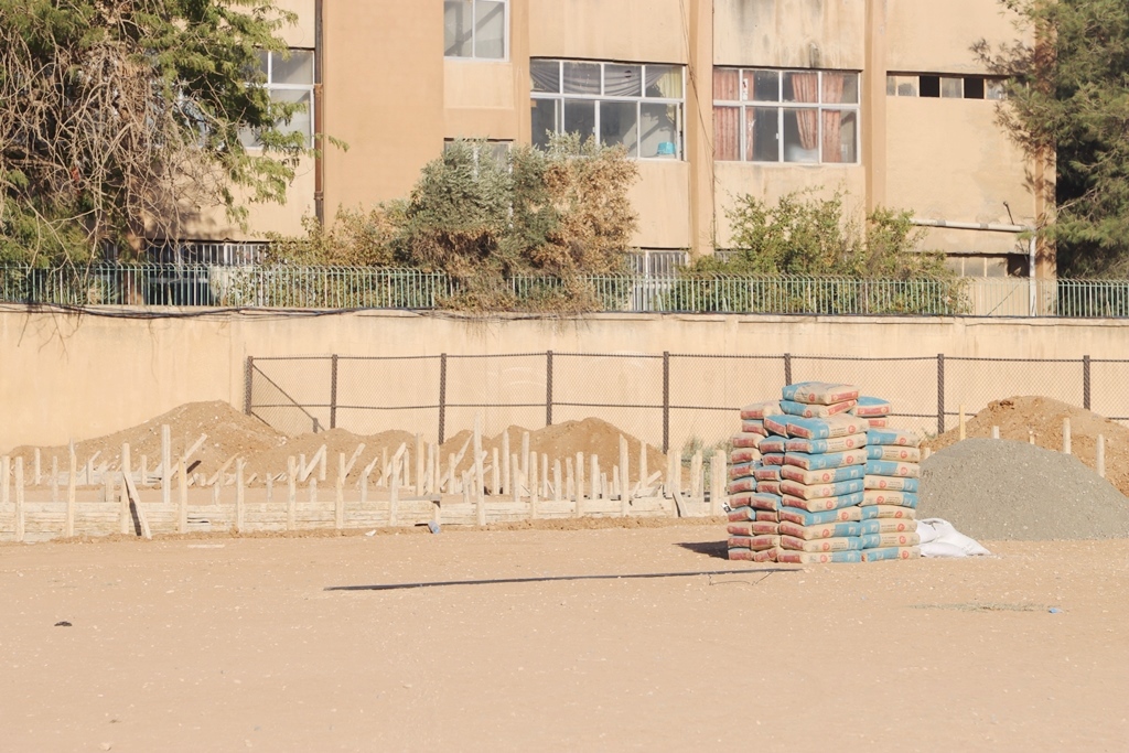 البدء بتجهيز أرضيّة الملعب المُعشّب الثاني في قامشلو