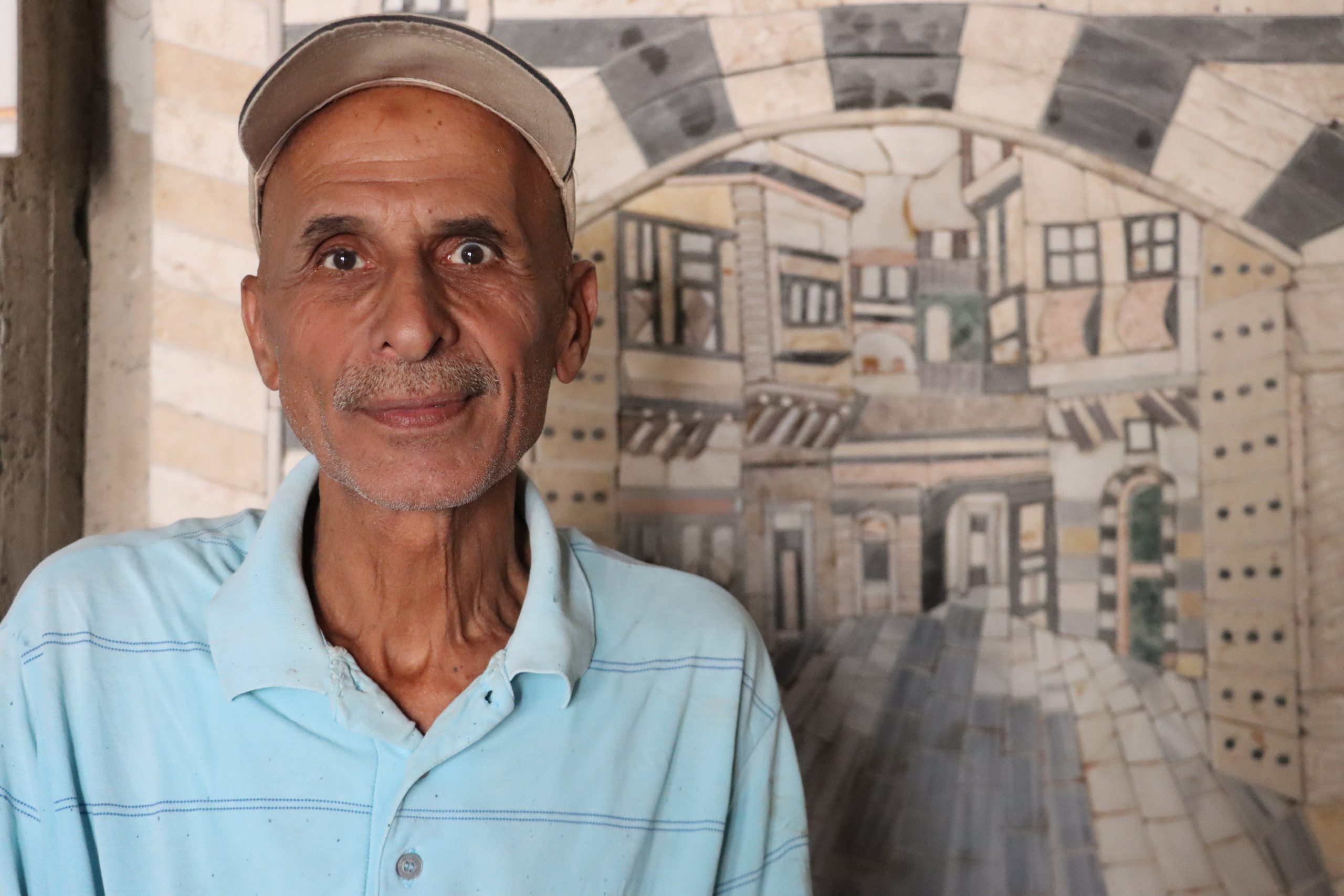 فنّ الموزاييك الرخامي… يحييه خالد زعرور من قطع الرخام المكسر