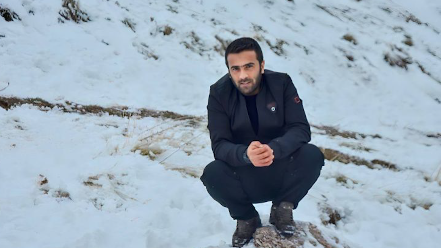 الحزب الديمقراطي الكردستاني يواصل اعتقال الصحفي “سليمان أحمد”