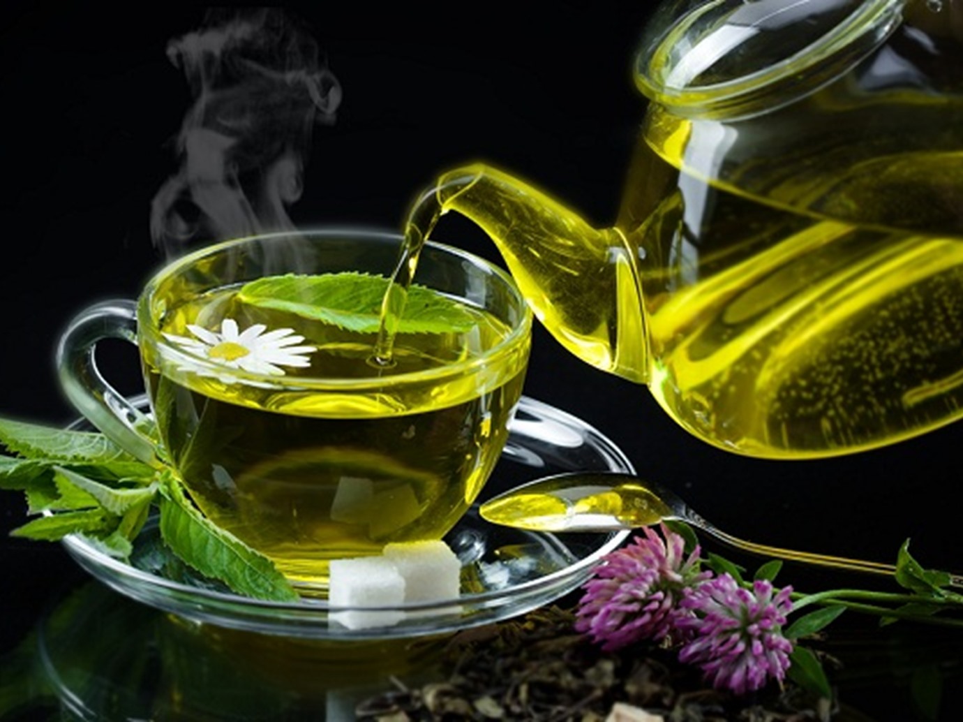 الفوائد المُبهرة للشاي الأخضر