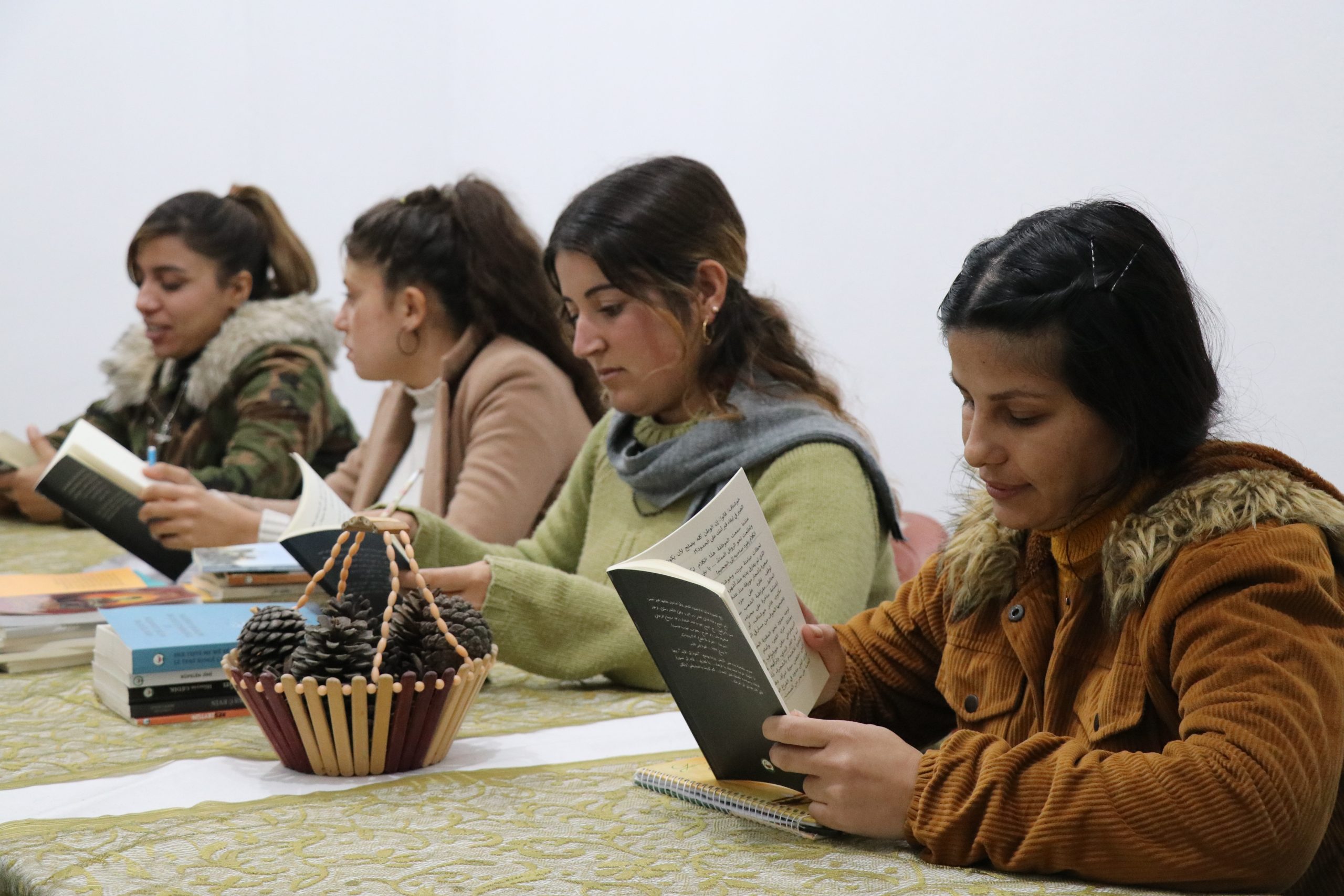 جلسات قراءة… ترسيخاً لثقافة المطالعة في المجتمع